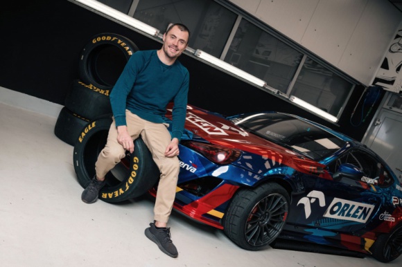 Polacy zainteresowani tajnikami motorsportu